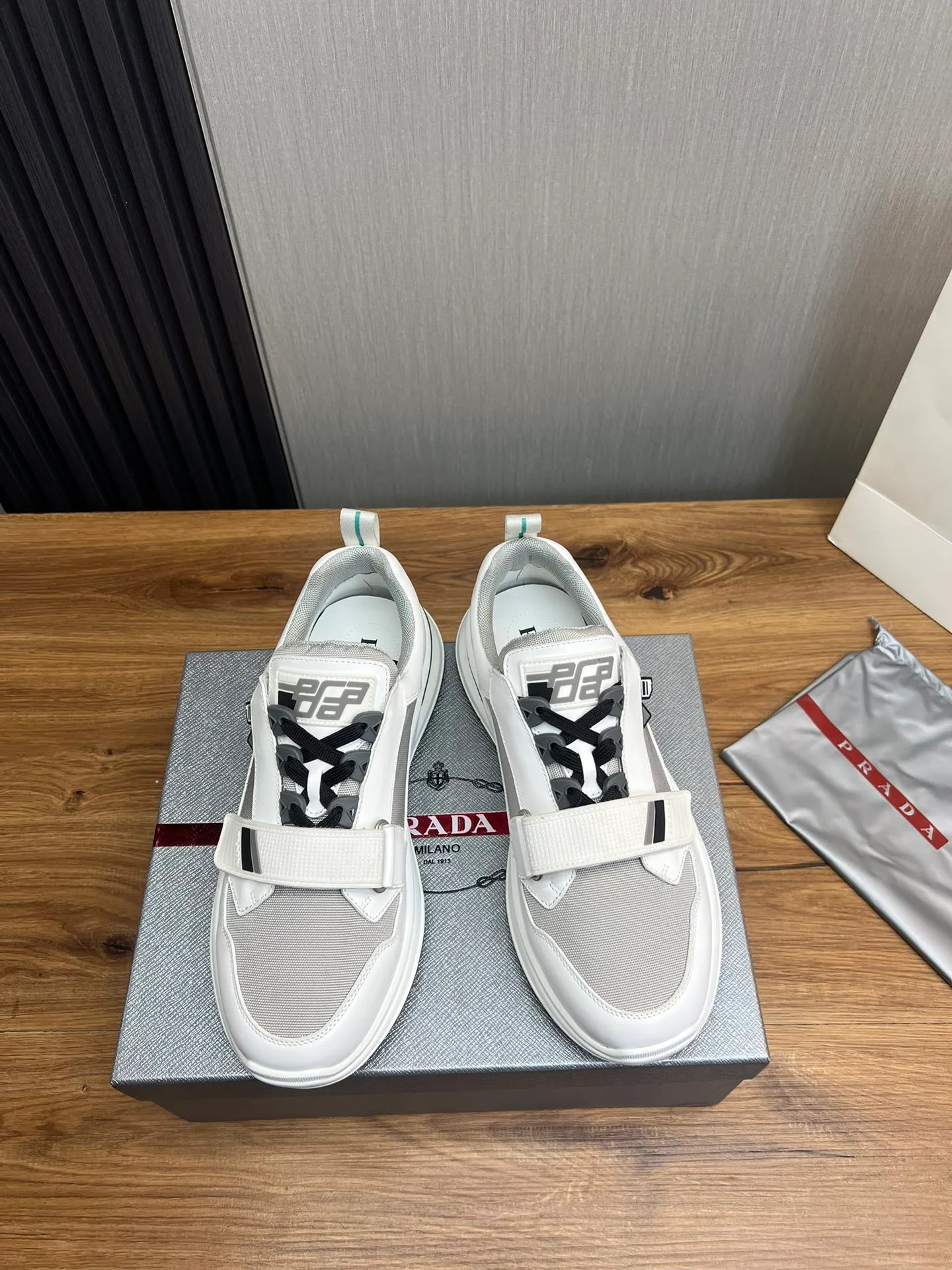 Men's shoes 💰620💰 [PRADA] Men's shoes are popular in the counter, official website is synchronized, high-quality shipments ✔️Original cowhide stitching mesh + cowhide lining, 1🆚1 replica, original original bottom, 38-45 (45 customized, non-refundable)